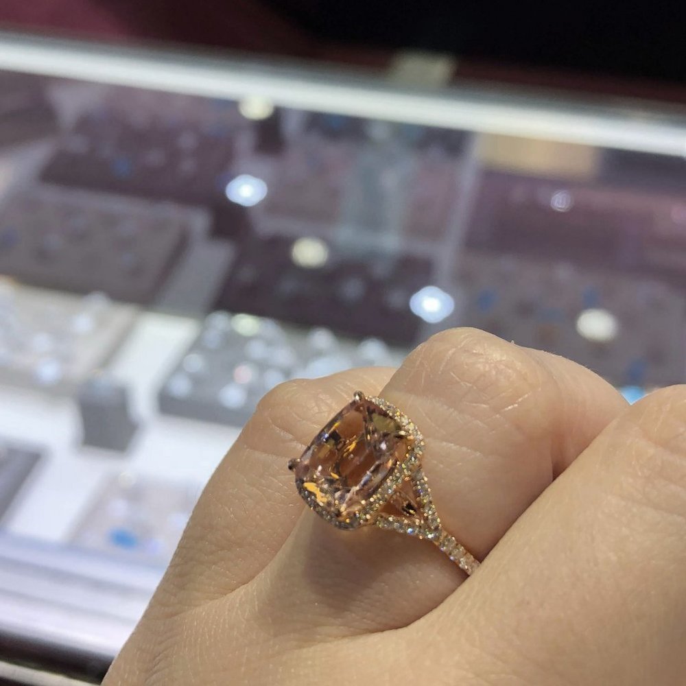 *NEW 18K Rose Gold Radiant Morganite Halo Ring - Picture 5 of 5